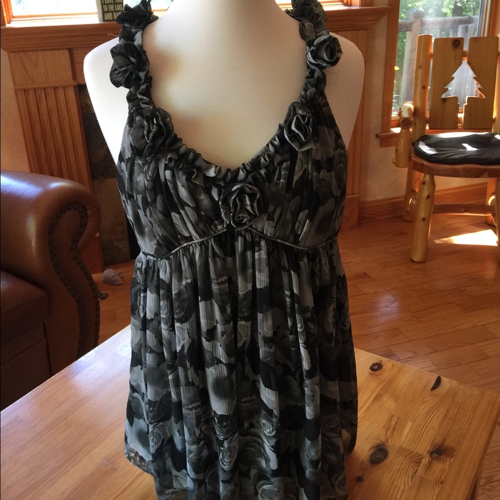 Playful summer top by Eci of New York